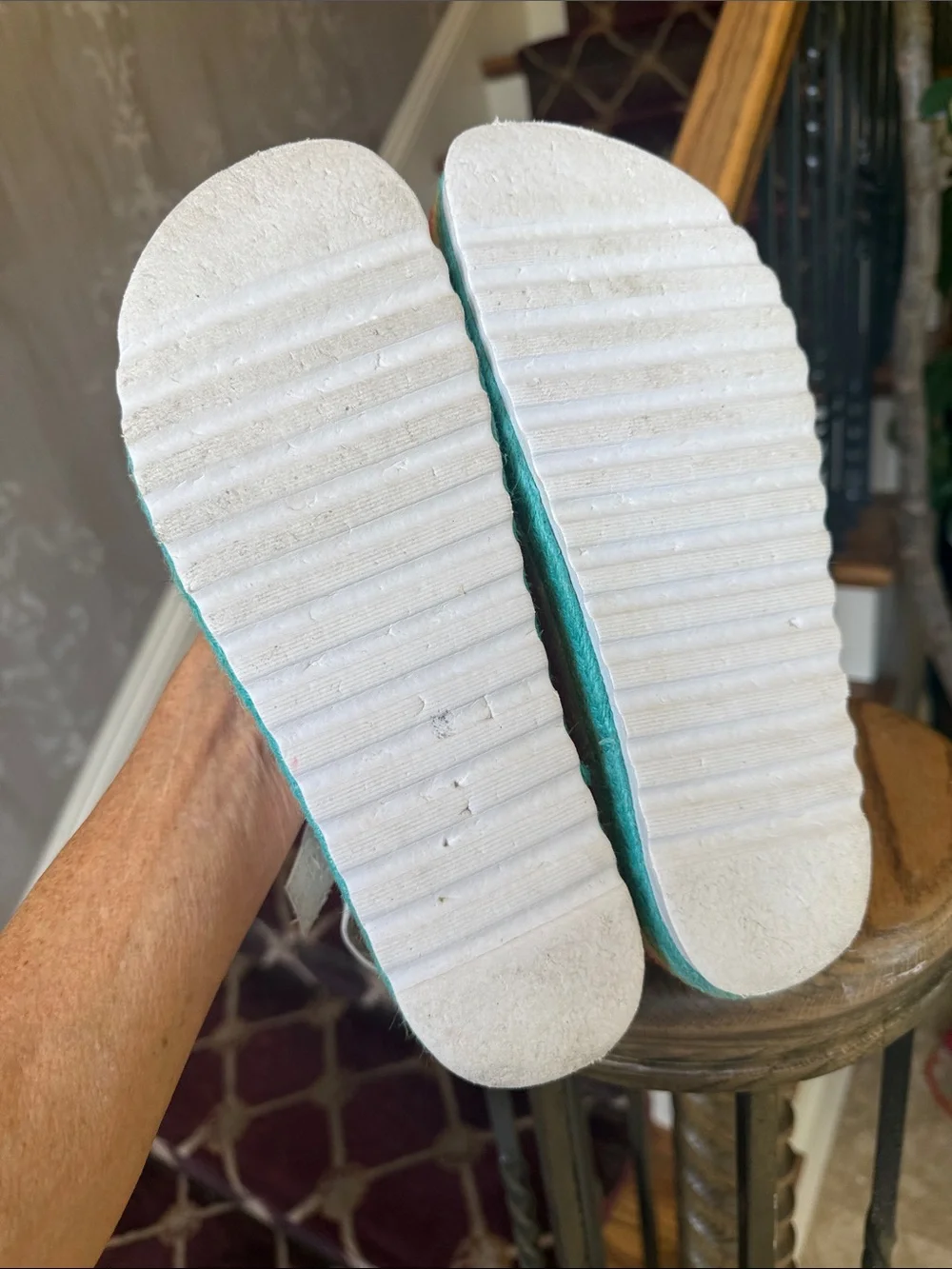 DIRTY LAUNDRY white rainbow, striped platform sandals very good condition 9.5